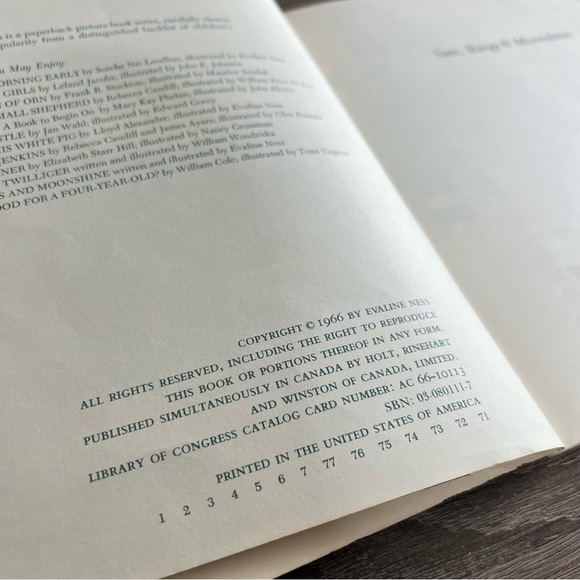 1966 Vintage Sam, Bangs, & Moonshine by Evaline Ness Paperback Book - Picture 10 of 13